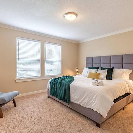 Modern Home, Four Bedrooms, King Beds タイガード エクステリア 写真